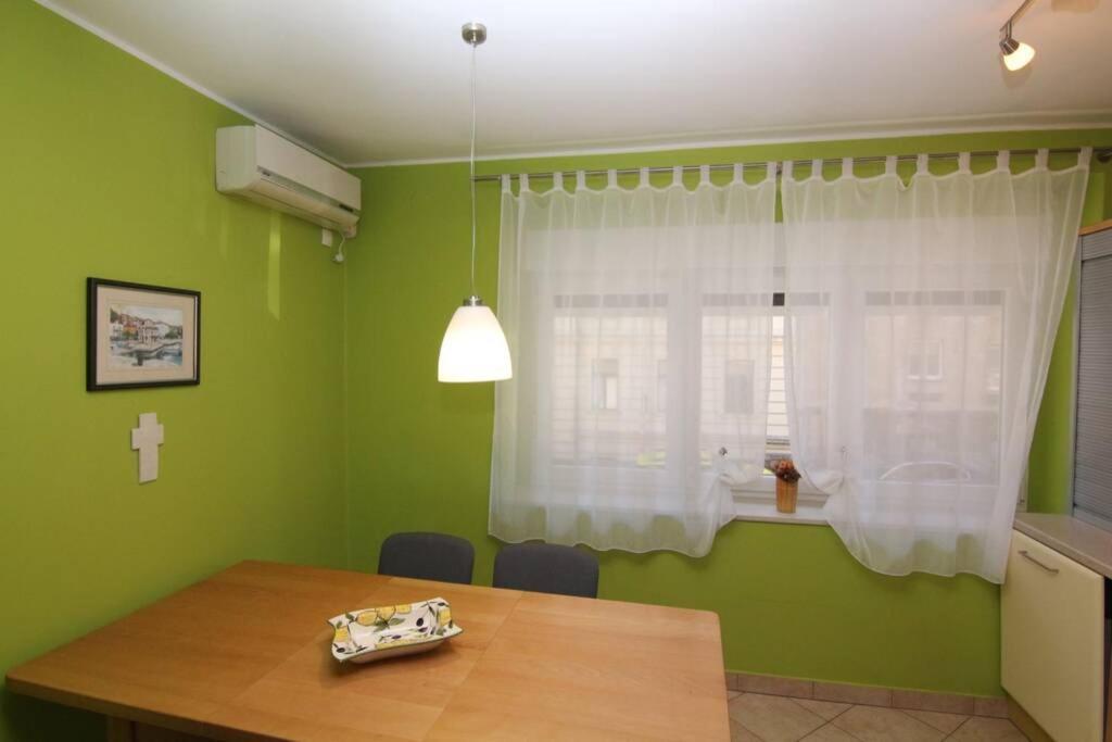 Fast Friend - Cozy Apartment In The Center With Private Garage Rijeka Exterior photo