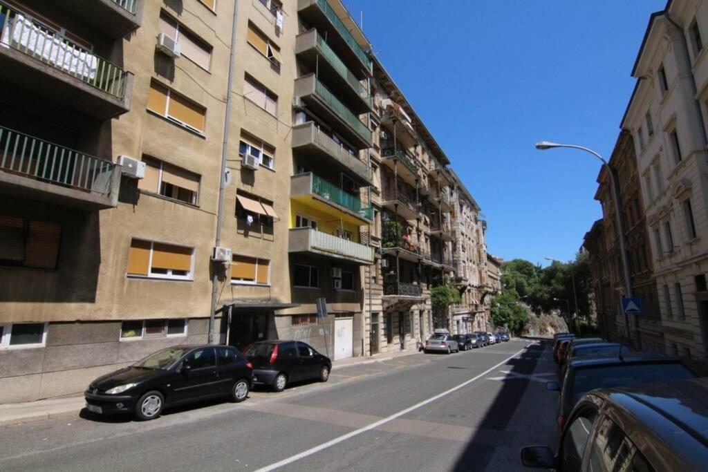Fast Friend - Cozy Apartment In The Center With Private Garage Rijeka Exterior photo