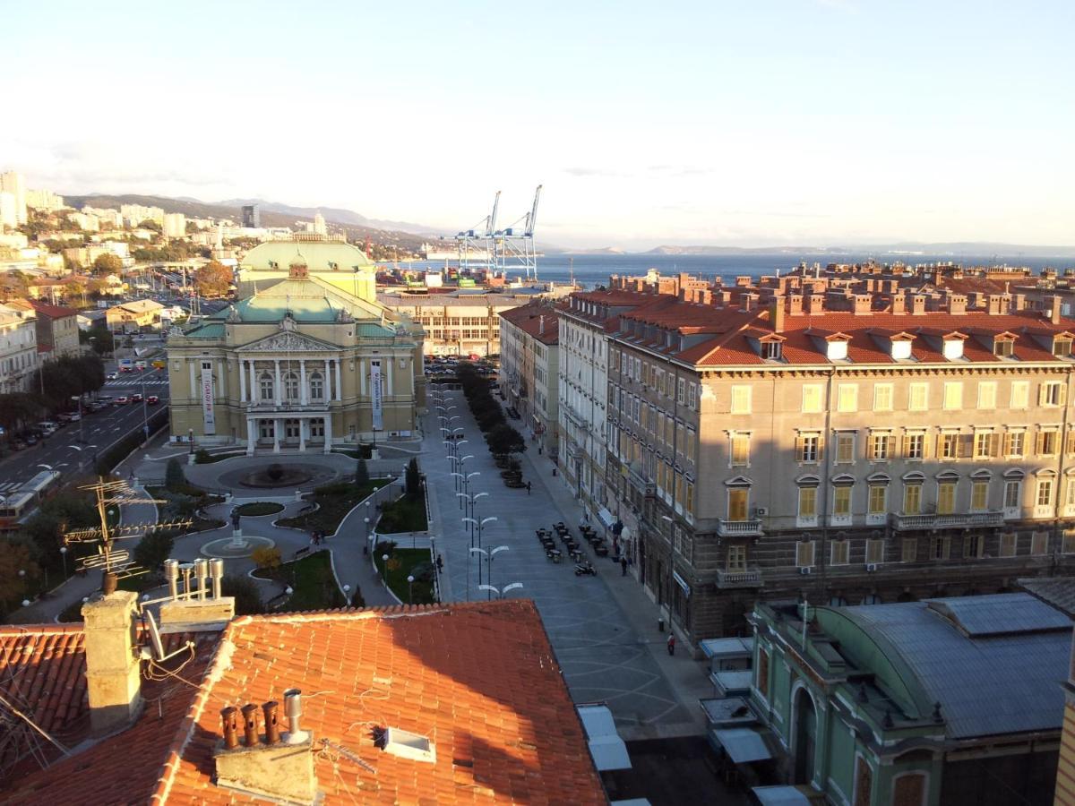 Fast Friend - Cozy Apartment In The Center With Private Garage Rijeka Exterior photo